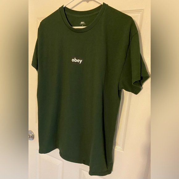 Obey Men's T-Shirt - Picture 3 of 4